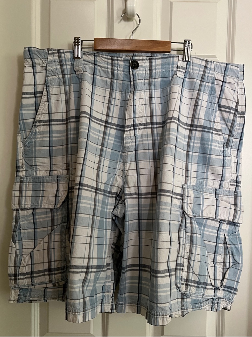 anchor blue Light Blue & White Plaid Cargo Shorts